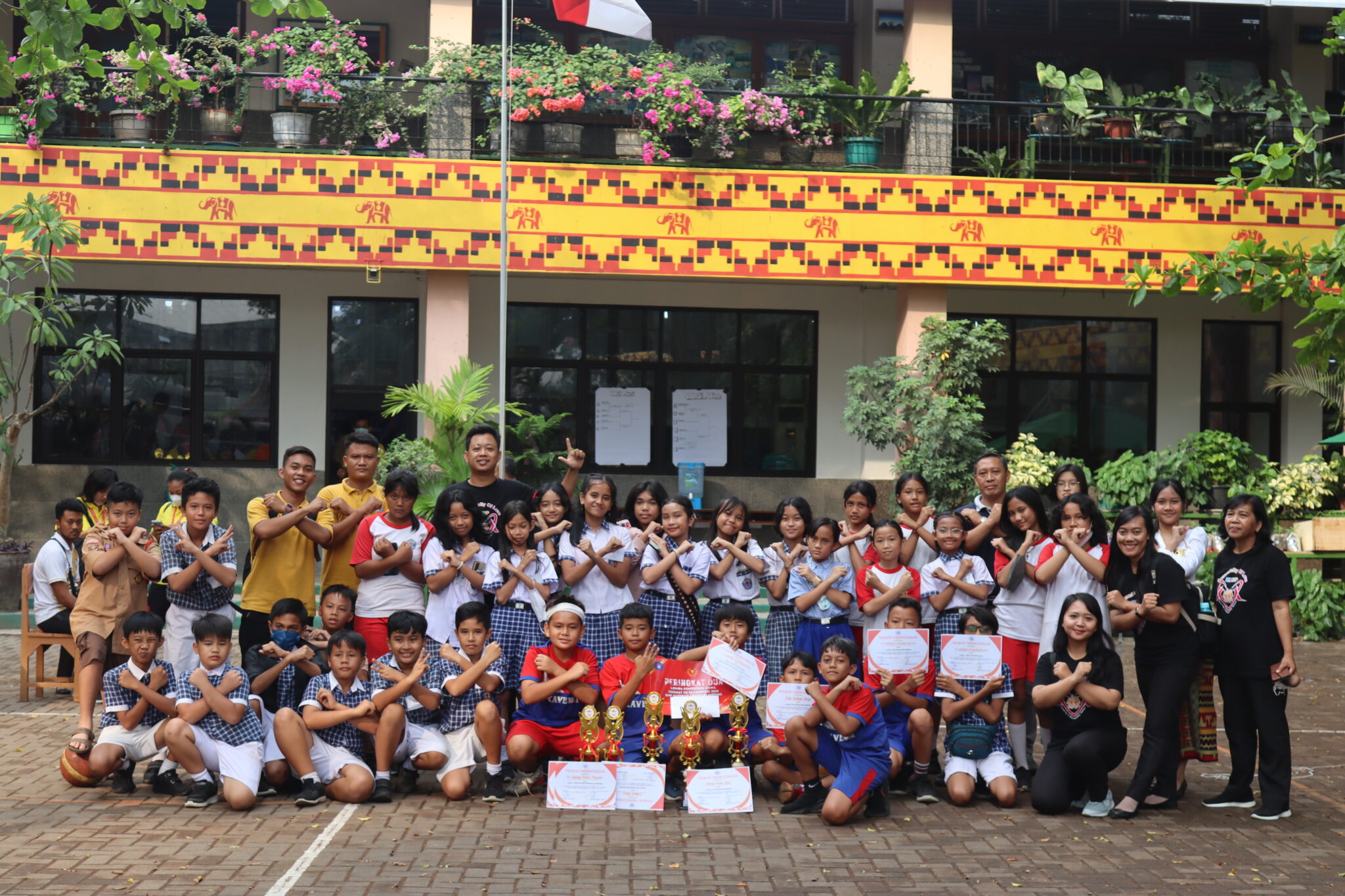 SD Xaverius 3 Bandar Lampung Memperlihatkan Prestasi di Lomba Kompetensi Siswa SMP Xaverius 1 Teluk Betung