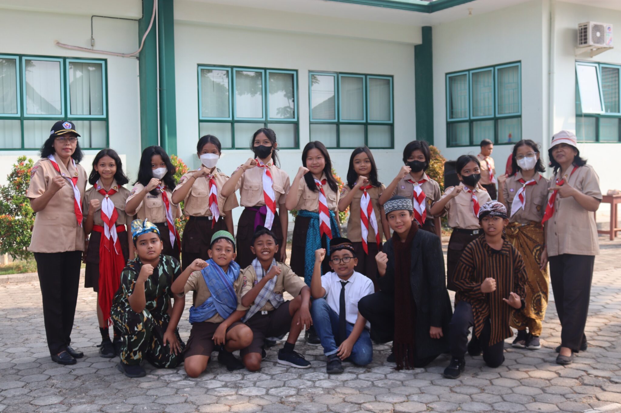 Hari Pahlawan di SD Xaverius 3 Bandar Lampung: Semangat Kepahlawanan Berkobar di Bendera Merah Putih