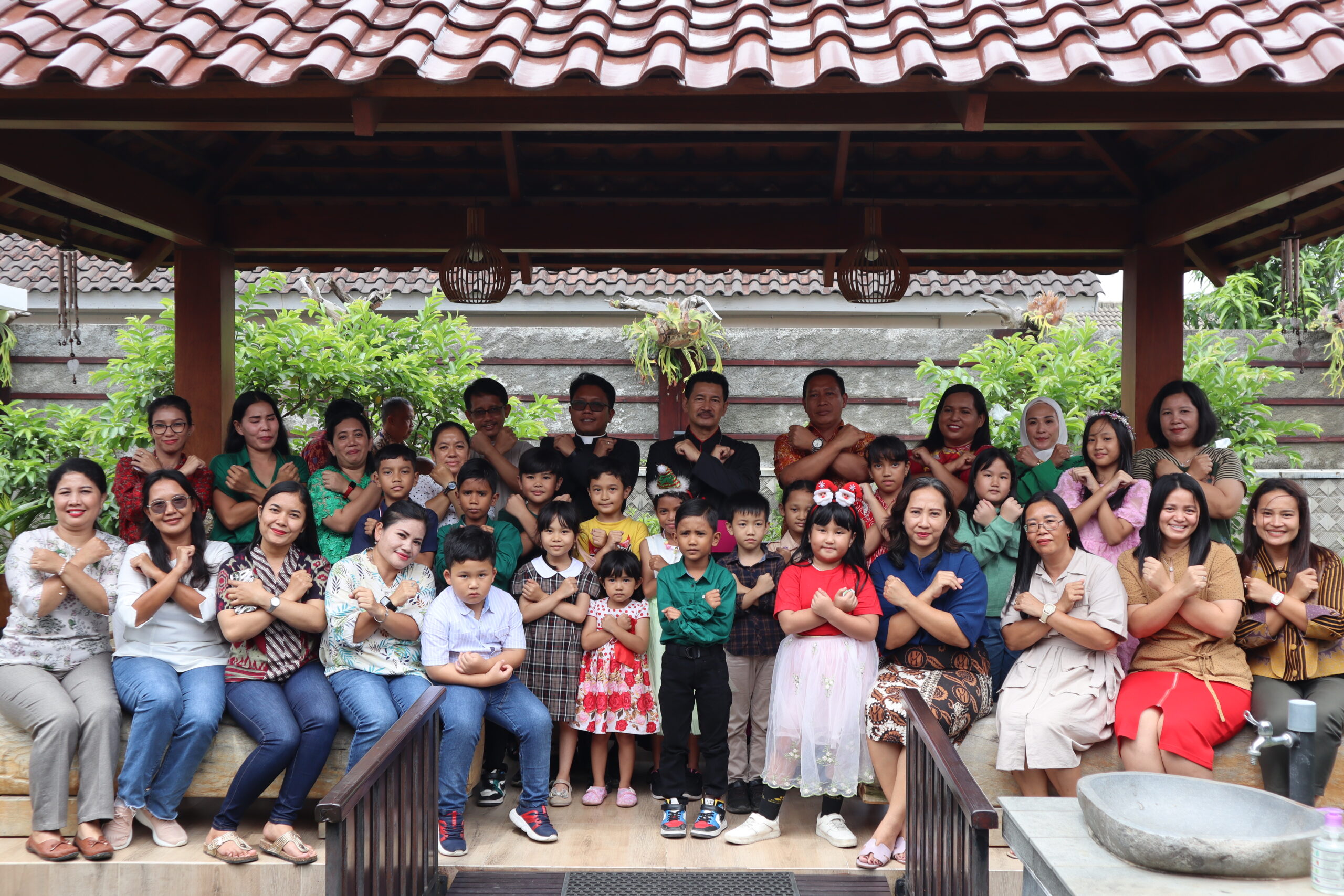 Kunjungan natal ke rumah Bapa Uskup